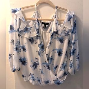 AQUA flowy top  White & blue floral  (S)